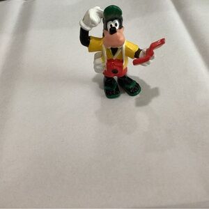 Vintage Goofy plastic figurine “Tourist Camper”